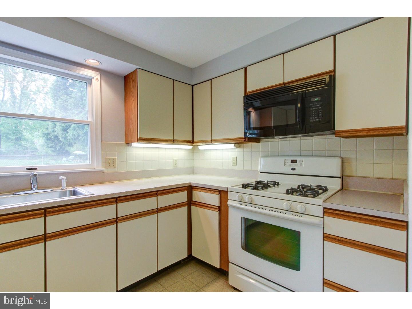 224 Allison Road Oreland, PA 19075 - Photo 15 of 25 Kitchen