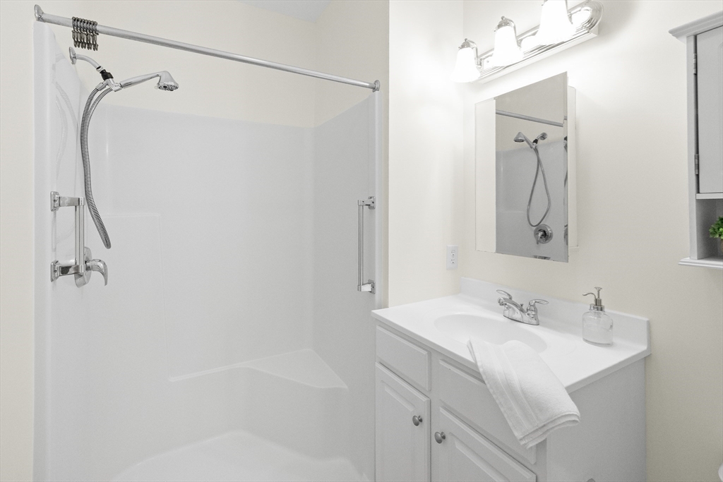 190 Chickering Road, Unit 212D North Andover, MA 01845 - Photo 20 of 36