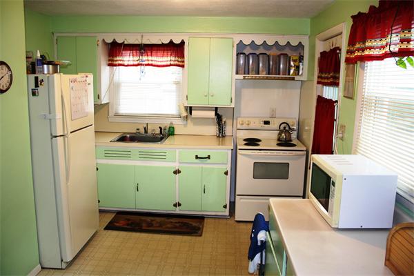 182 Rosewell Street Springfield, MA 01109 - Photo 2 of 10 Gallery Image 2