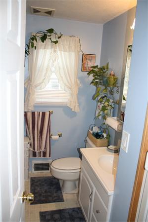 182 Rosewell Street Springfield, MA 01109 - Photo 5 of 10 Gallery Image 5