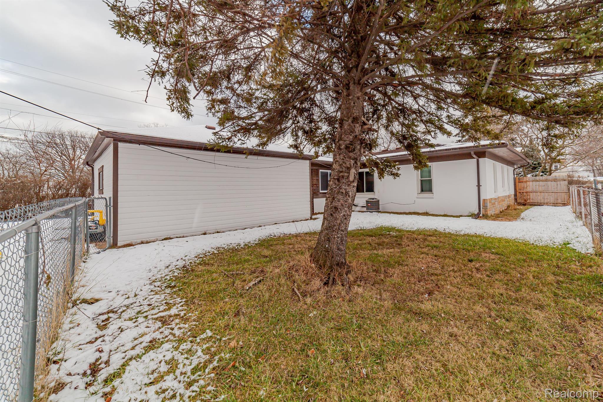 13881 Stephens Road Warren, MI 48089 - Photo 30 of 33 Gallery Image 30