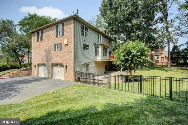 $670,000 | 20204 Plumwood Drive, Hagerstown, MD 21742