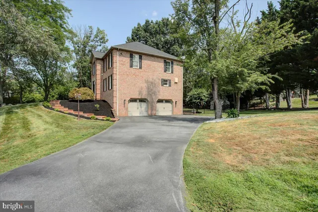 $670,000 | 20204 Plumwood Drive, Hagerstown, MD 21742