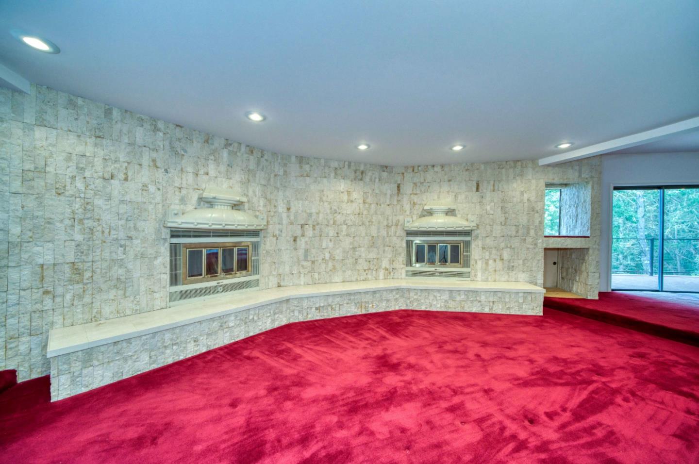 800 El Granada Boulevard El Granada, CA 94019 - Photo 16 of 57 a living room with furniture