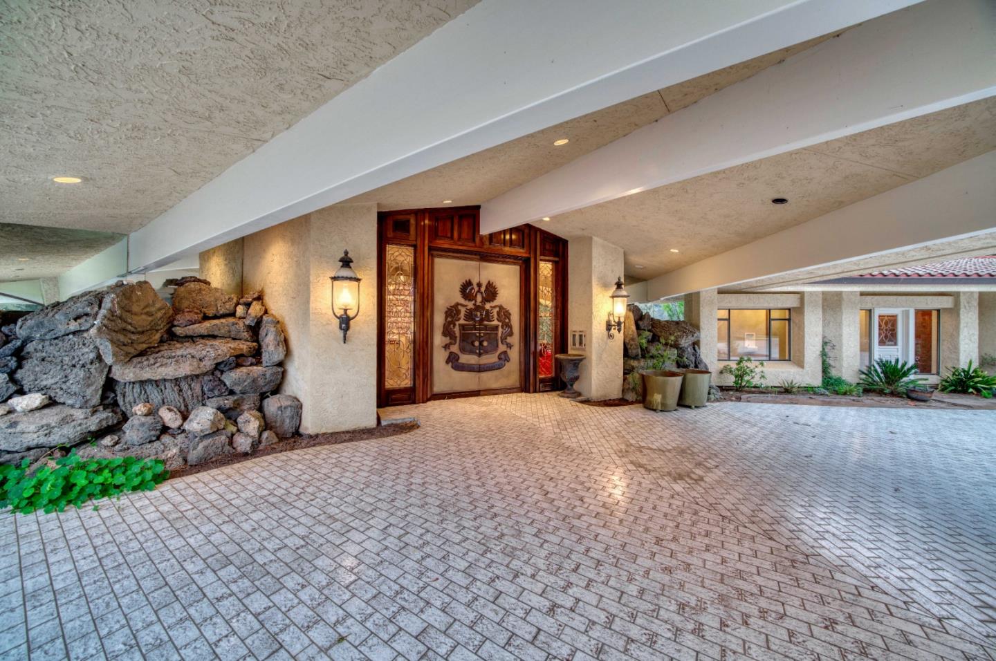 800 El Granada Boulevard El Granada, CA 94019 - Photo 5 of 57 a view of a livingroom with furniture