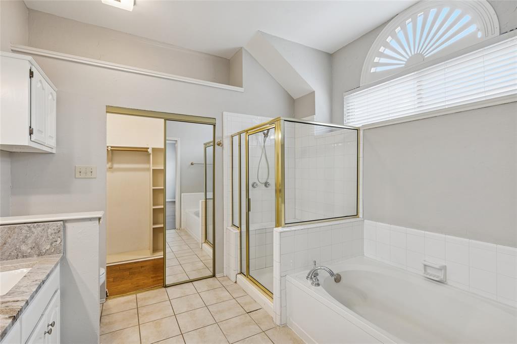 356 Arbor Court Euless, TX 76039 - Photo 23 of 37 Lots of natural light floods the ensuite bath for a light a bright feel
