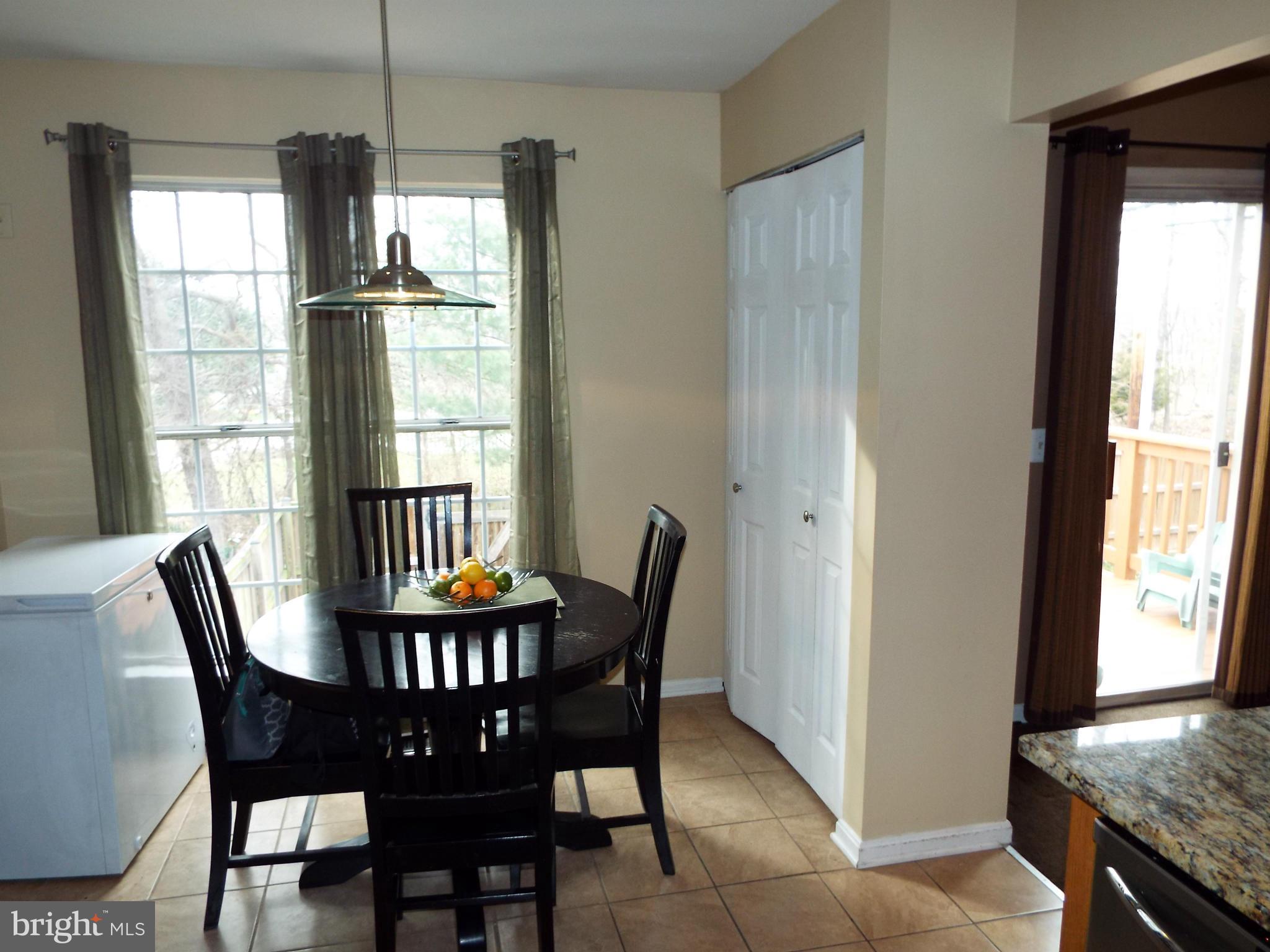7570 Maury Road Baltimore, MD 21244 - Photo 8 of 28 Eat-in Kitchen