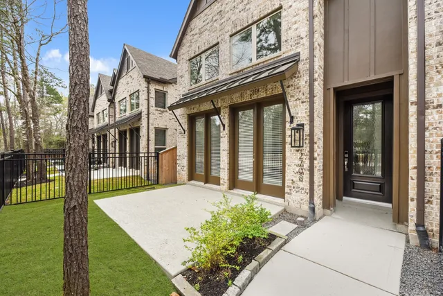$449,990 | 2708 Woodforest Parkway North, Montgomery, TX 77316