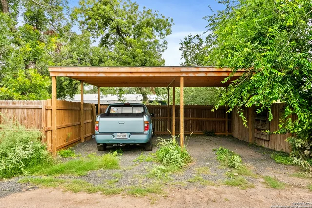 $249,000 | 817 Laurel Street, Uvalde, TX 78801