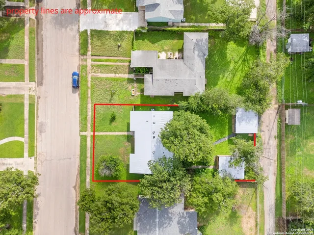 $249,000 | 817 Laurel Street, Uvalde, TX 78801