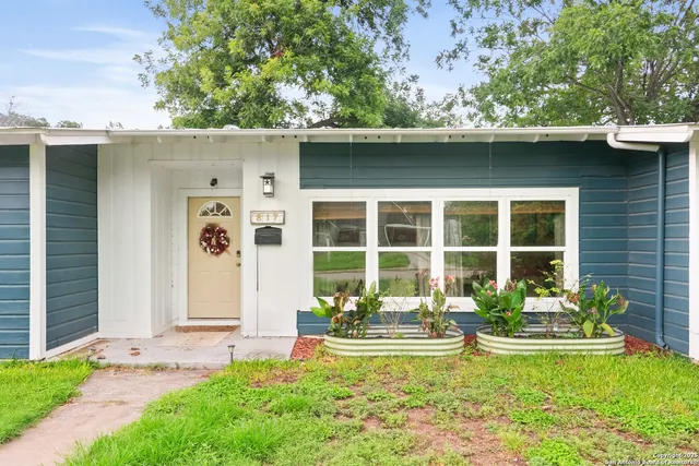$249,000 | 817 Laurel Street, Uvalde, TX 78801