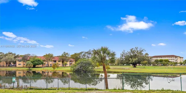 $279,900 | 17500 Northwest 68th Avenue, Unit D1004, Hialeah, FL 33015