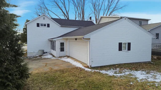 $114,900 | 102 East Winfield Street, Morrison, IL 61270