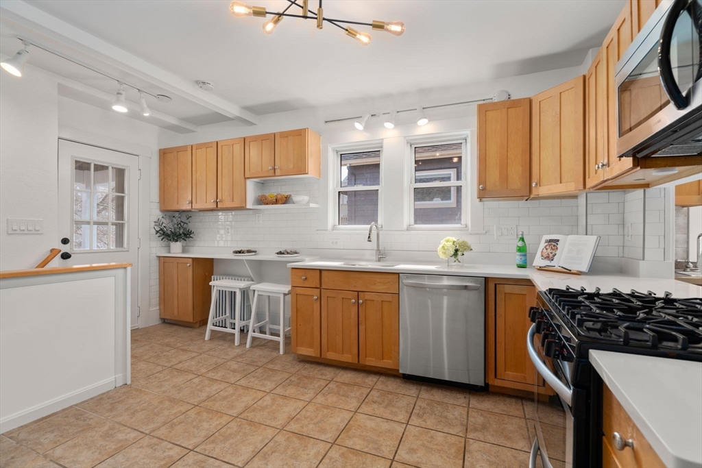 39 Bond Street, Unit 39 Somerville, MA 02145 - Photo 14 of 29