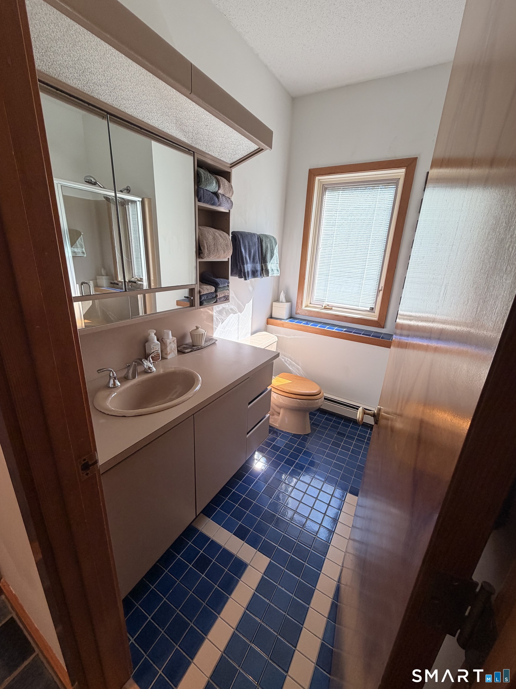 86 Washburn Road Canton, CT 06019 - Photo 19 of 40 First Level