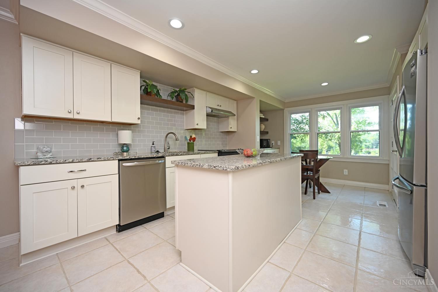 8803 Montgomery Road, Unit 2 Cincinnati, OH 45236 - Photo 12 of 40 Gallery Image 12