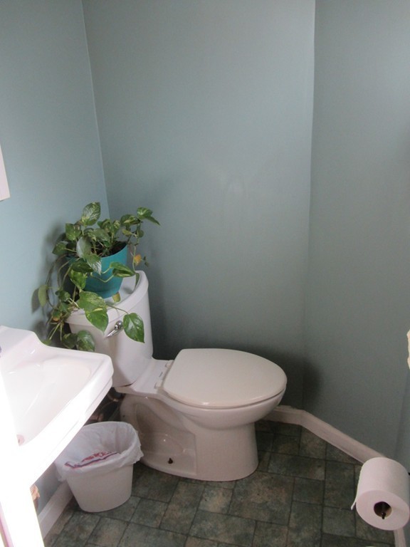 52 Starrett Road Lynn, MA 01905 - Photo 10 of 26 Gallery Image 10