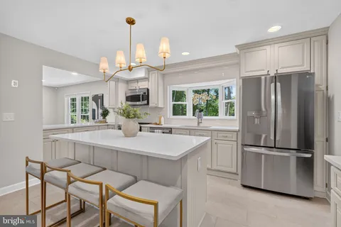 $1,395,000 | 11312 Lapham Drive, Oakton, VA 22124