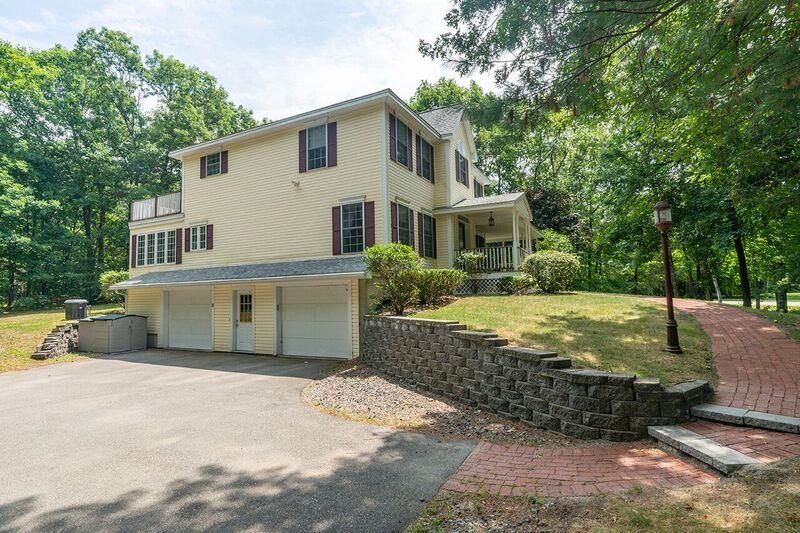 17 Pope Road Atkinson, NH 03811 - Photo 2 of 27