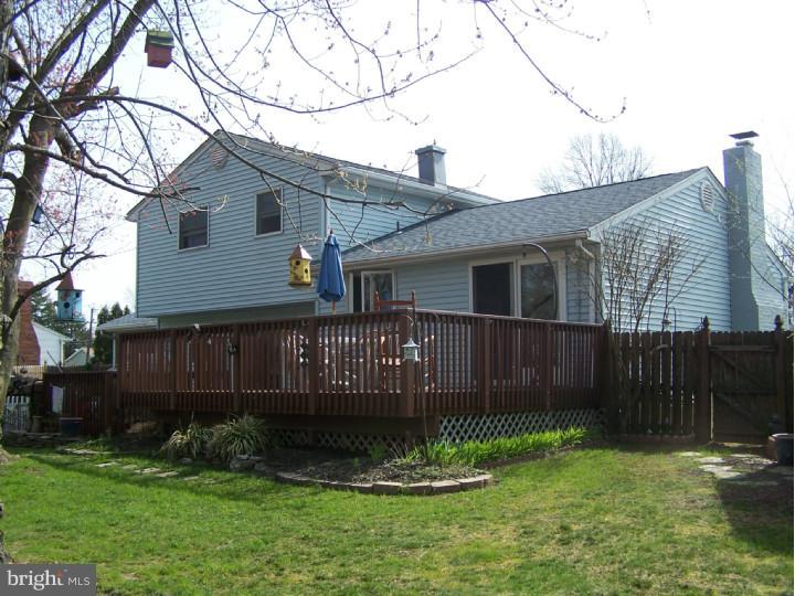 27 Lexington Road Bordentown, NJ 08505 - Photo 2 of 3 Exterior Back
