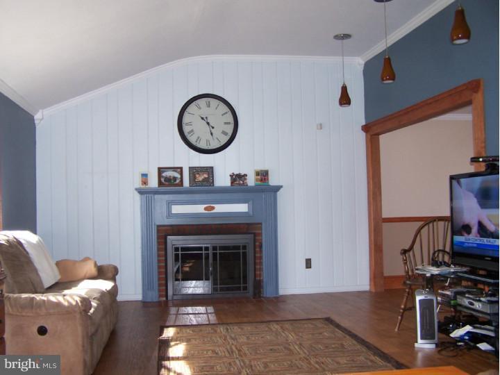 27 Lexington Road Bordentown, NJ 08505 - Photo 3 of 3 Living Room
