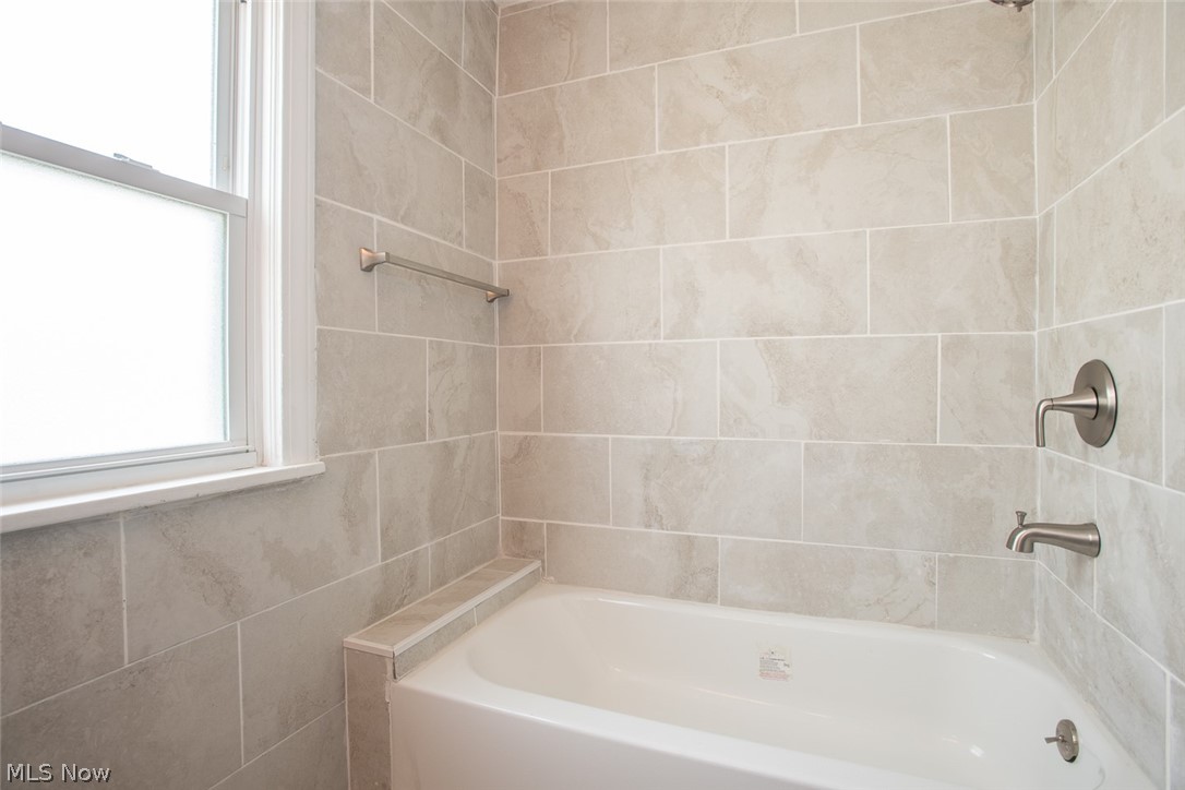 887 Selwyn Road Cleveland Heights, OH 44112 - Photo 25 of 34