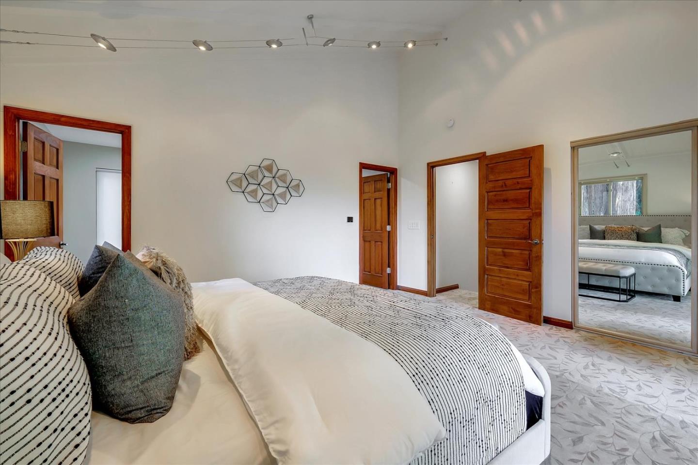 1701 Vine Hill Road Santa Cruz, CA 95065 - Photo 16 of 51 Gallery Image 16