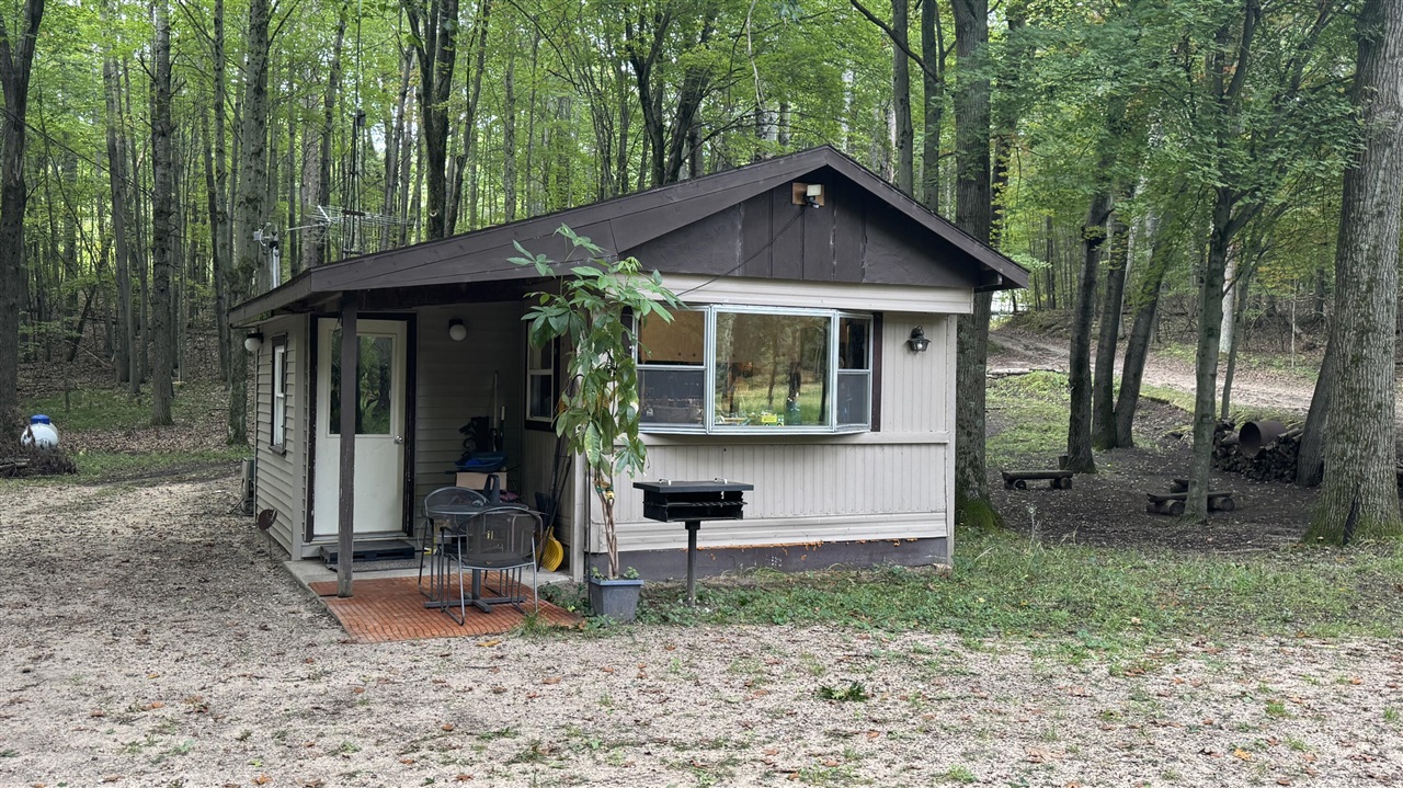 2404 Bialik Road Manistee, MI 49660 - Photo 1 of 20