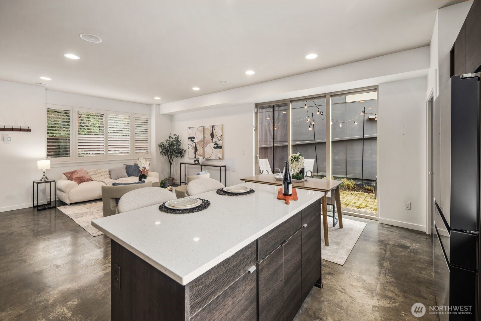 3955 Southwest Oregon Street Seattle, WA 98116 - Photo 15 of 38 Gallery Image 15