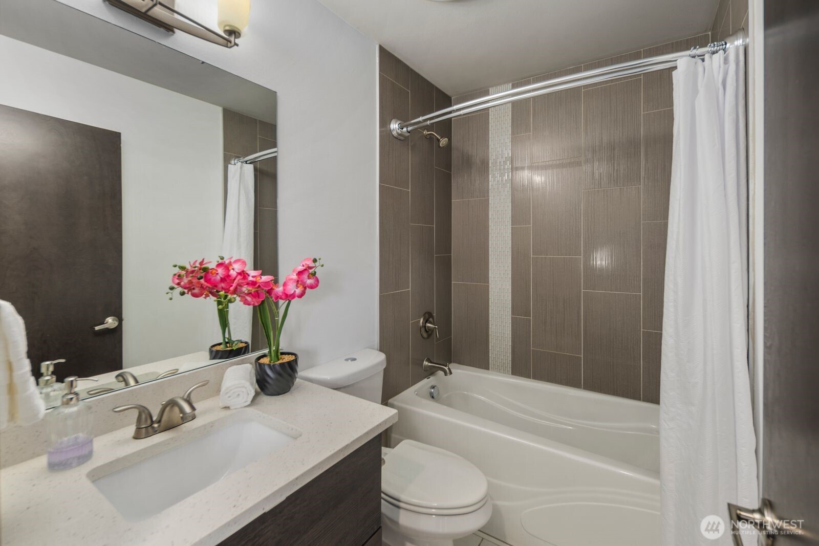 3955 Southwest Oregon Street Seattle, WA 98116 - Photo 21 of 38 Gallery Image 21