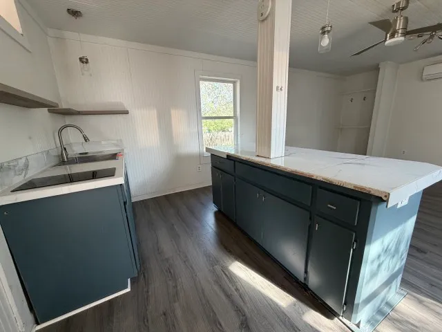 $519,900 | 207 South Creek Street, Fredericksburg, TX 78624