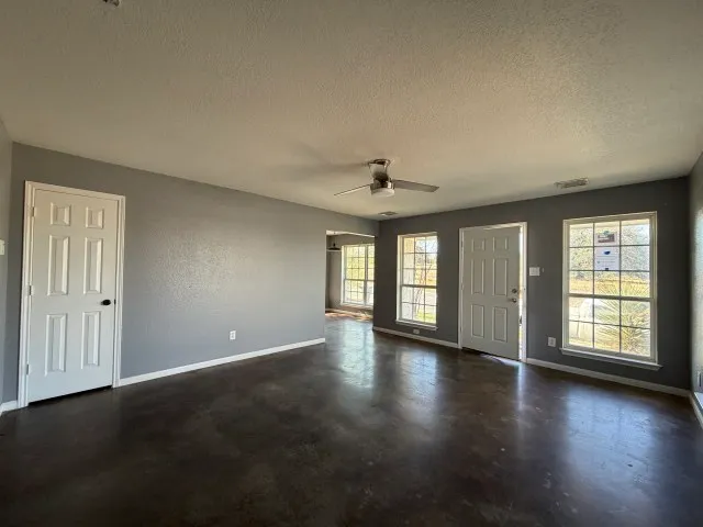 $519,900 | 207 South Creek Street, Fredericksburg, TX 78624