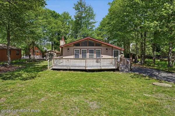 $285,000 | 1739 Rolling Hills Drive, Tobyhanna, PA 18466