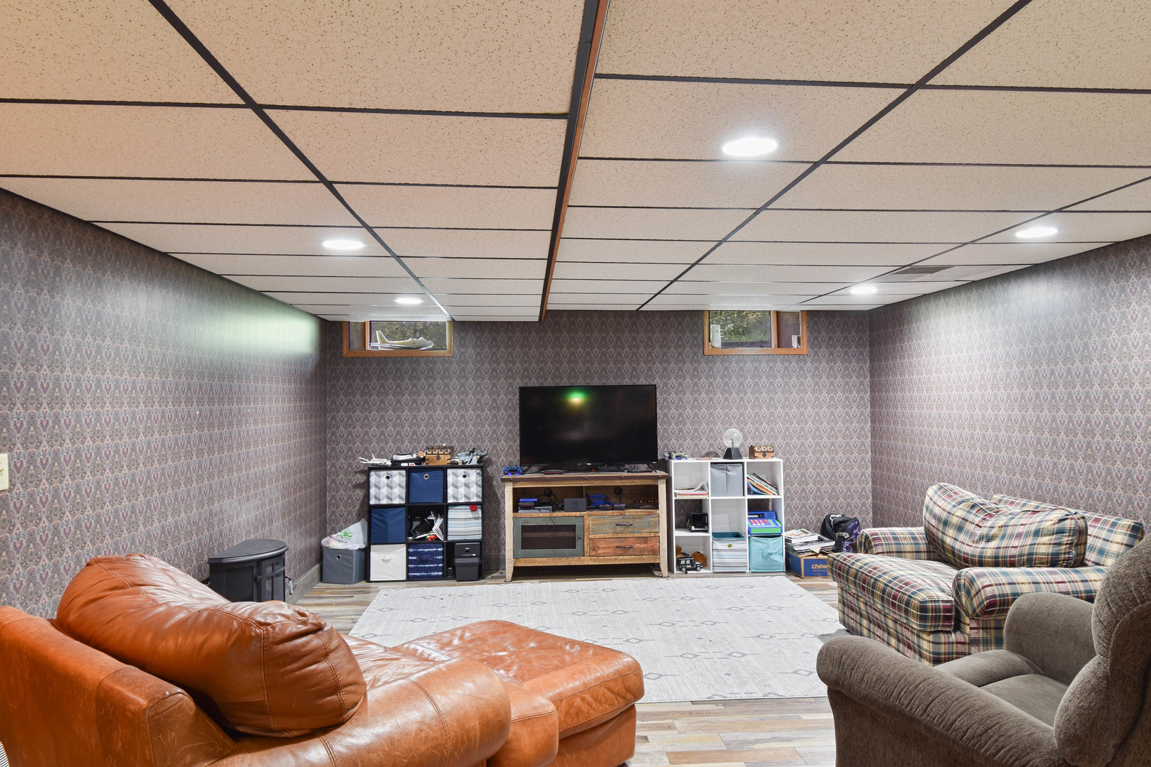 15799 East 2120 N Road Pontiac, IL 61764 - Photo 59 of 107 a living room with furniture and a flat screen tv