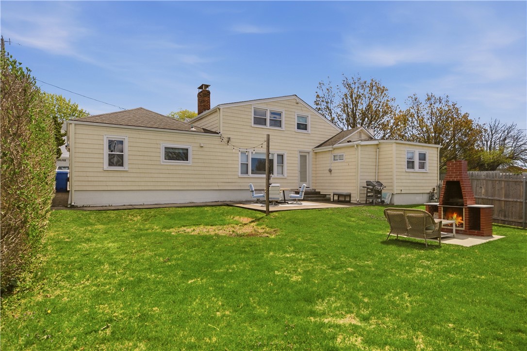 2 Stimpson Street Middletown, RI 02842 - Photo 15 of 28