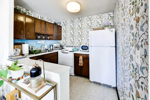 $210,000 | 2740 North Pine Grove Avenue, Unit 8C, Chicago, IL 60614