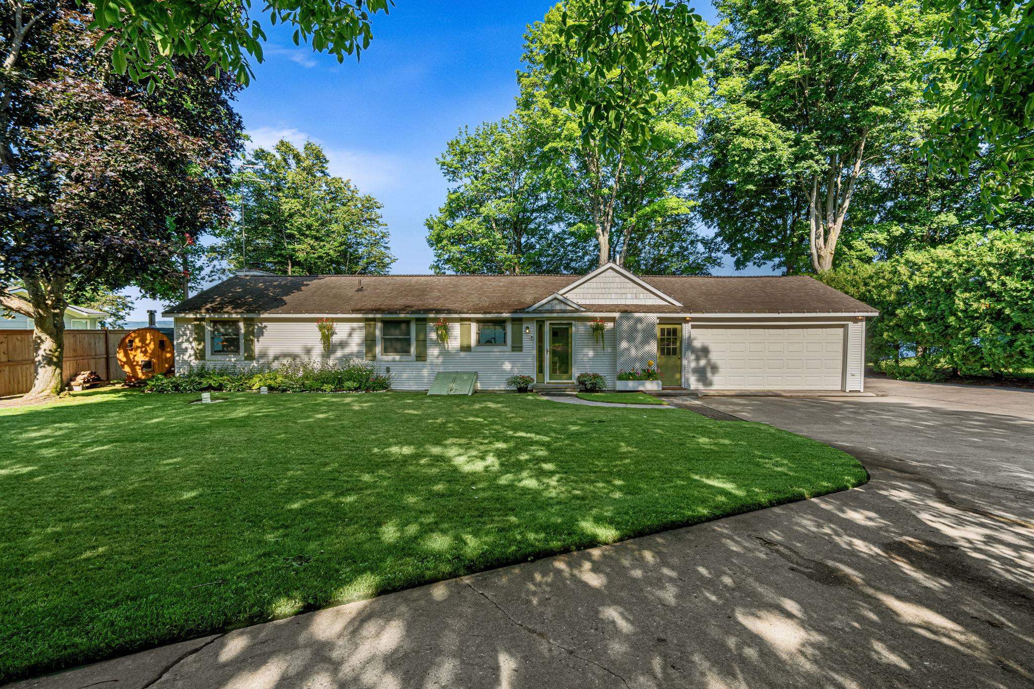 7838 South Lakeview Road Traverse City, MI 49684 - Photo 10 of 99 1950784-e96bbe1c-f998-4eae-b480-5052faea5033.JPG