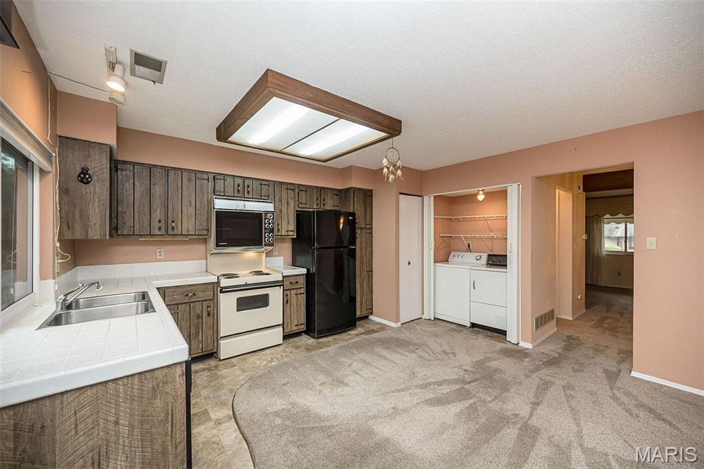 1368 Hampton Road, Unit A St. Charles, MO 63303 - Photo 11 of 30 Gallery Image 11