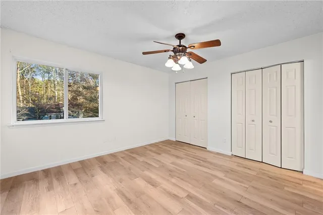 a view of empty room with window