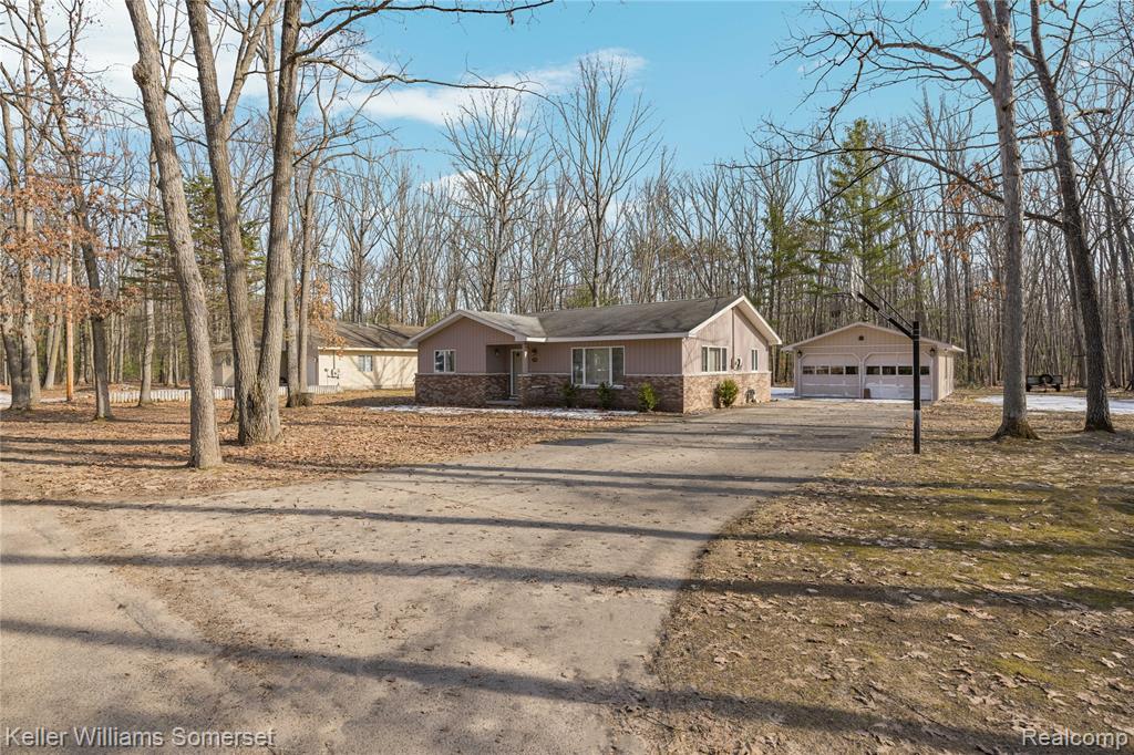 208 Hitchcock Road Roscommon, MI 48653 - Photo 4 of 63
