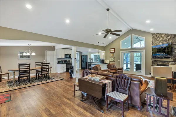 $674,900 | 119 Crosby Drive, Fair Play, SC 29643