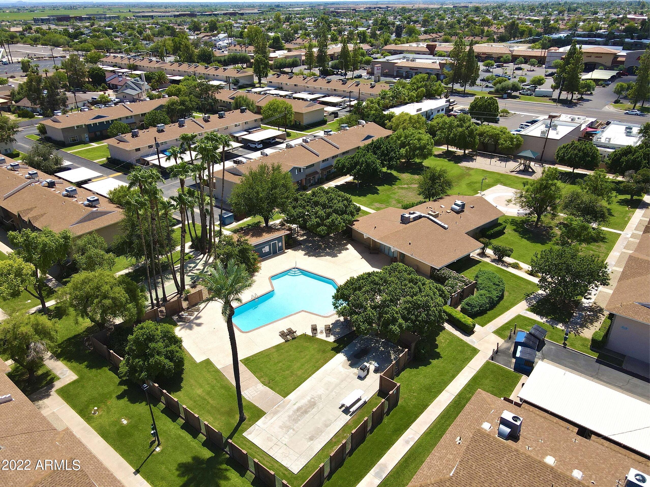 6115 North Granite Reef Road Scottsdale, AZ 85250 - Photo 12 of 13 20220826_044336843_iOS
