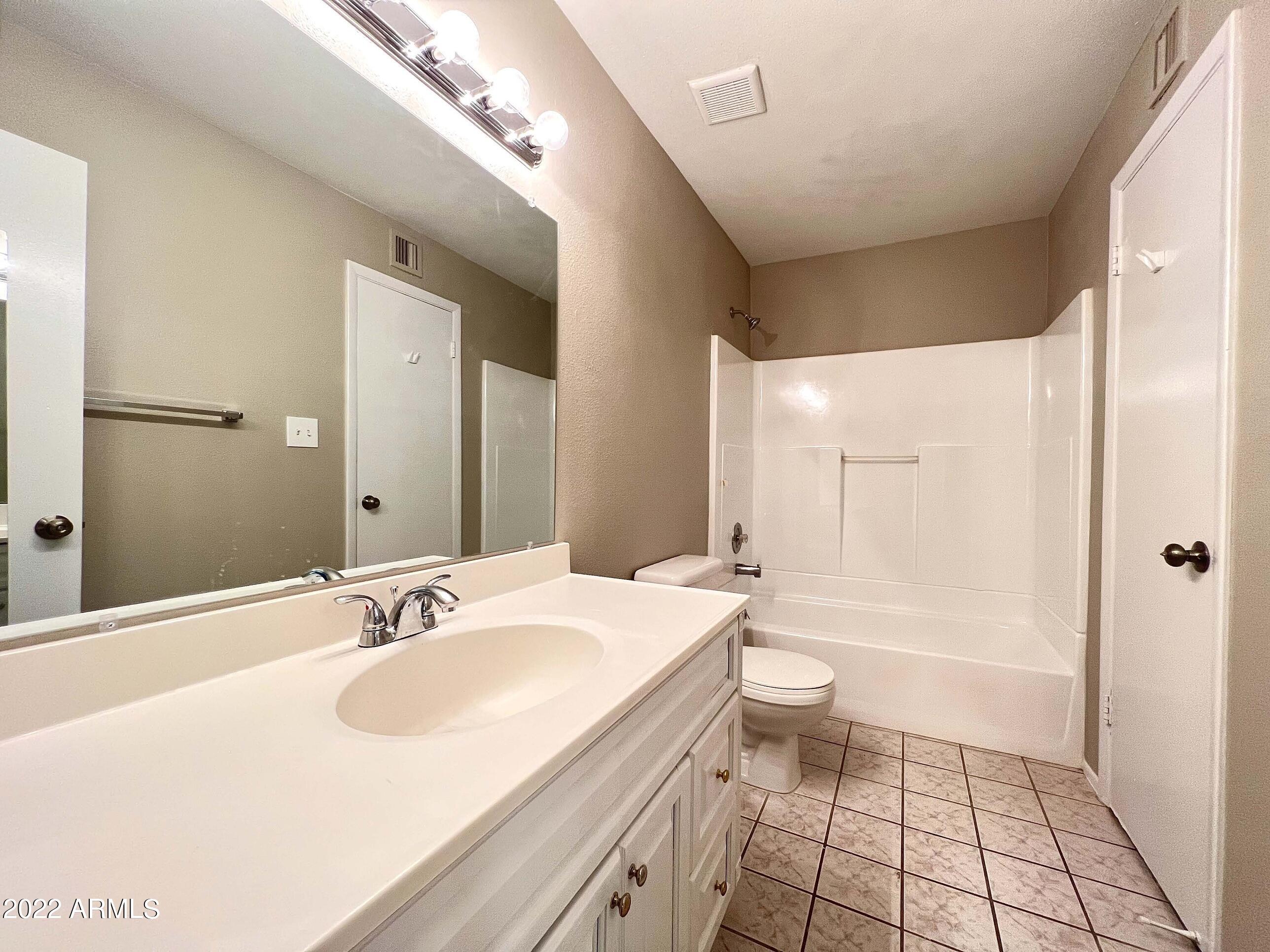 6115 North Granite Reef Road Scottsdale, AZ 85250 - Photo 8 of 13 20220826_044351872_iOS