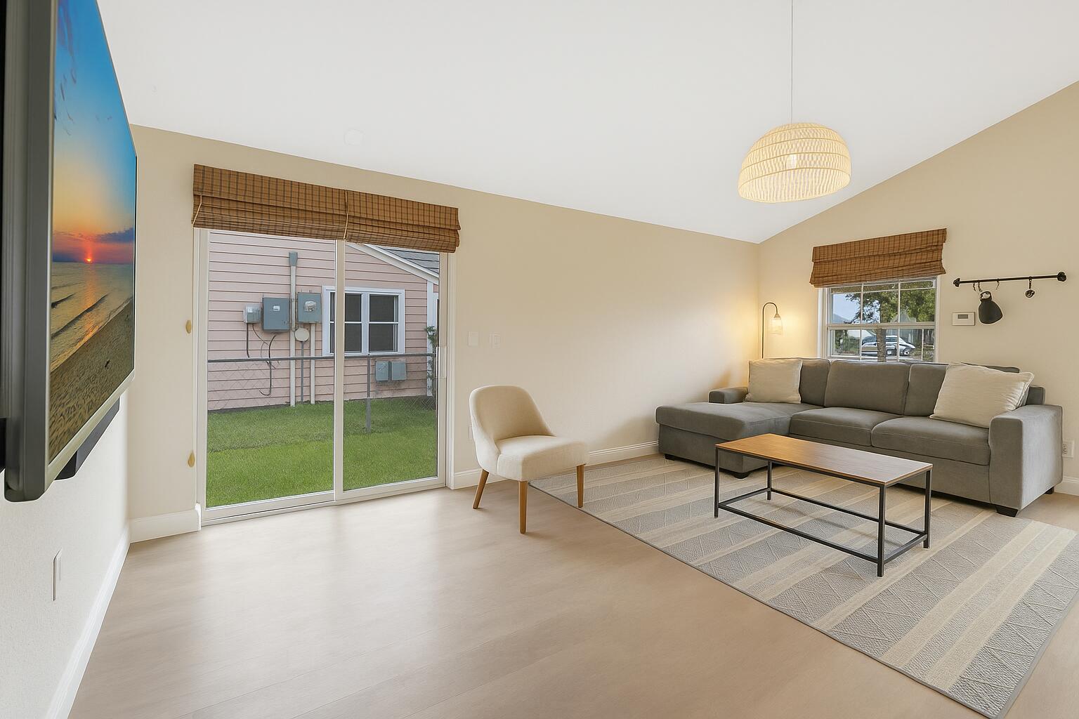 9123 Carma Drive Boynton Beach, FL 33472 - Photo 5 of 36 living with no window trash