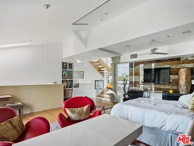 $7,395 | 815 Hampton Drive, Unit 2, Venice, CA 90291