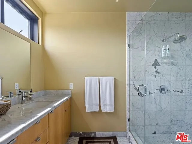 $7,395 | 815 Hampton Drive, Unit 2, Venice, CA 90291