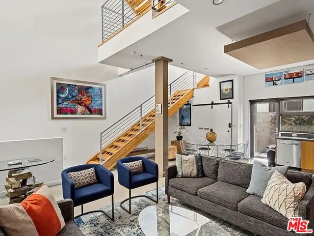 $7,395 | 815 Hampton Drive, Unit 2, Venice, CA 90291