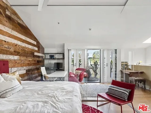 $7,395 | 815 Hampton Drive, Unit 2, Venice, CA 90291