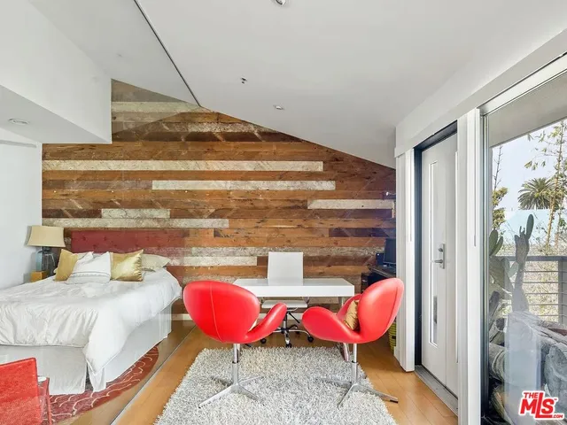 $7,395 | 815 Hampton Drive, Unit 2, Venice, CA 90291