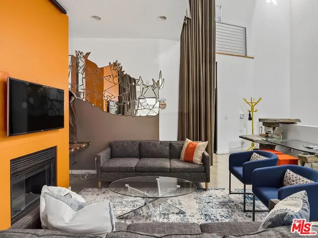 $7,395 | 815 Hampton Drive, Unit 2, Venice, CA 90291